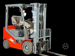 Heli CPCD20-H3-Diesel 2t 4,7m Triplex KUBOTA - Garantie