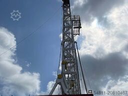 National 80 UE 1000 HP Oil Drilling Rig