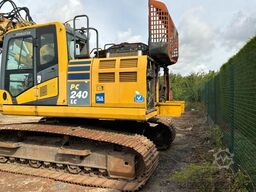 Komatsu PC240LC-10
