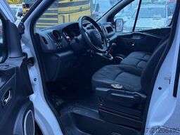 Opel Vivaro **AMBULANCE-RETTUNGSWAGEN**