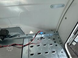 Brian James Race Sport / Länge: 5,03 m / 3.000 kg