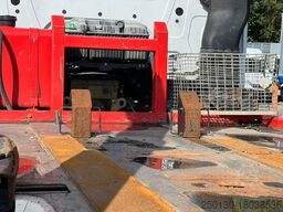 MERCEDES-BENZ Arocs 1848 4x4 HYVA Absetzkipper