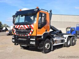 Iveco Trakker 360 +Waf 20t.hooklift
