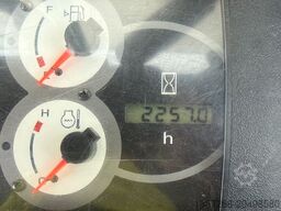 KOMATSU PC26MR-3 / 2020 BJ / 2 x Löffel