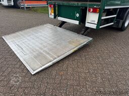 Volvo FL 240 / 6 Cylinder / 18 Tons / Manual / Tail L...