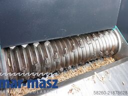 GAZ 102