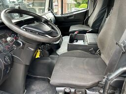 IVECO Pritsche + HIAB HIDUO 228 Kran