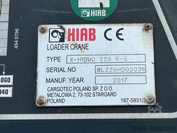 IVECO Pritsche + HIAB HIDUO 228 Kran