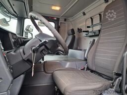 Scania P280 4x2 - Box with sidedoors - Zepro loadlift ...