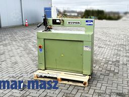 Huber Holzbearbeitungsmaschinen GmbH & Co. KG Huber Holzbearbeitungsmaschinen GmbH & Co. KG Huber Holzbearbeitungsmaschinen GmbH & Co. KG