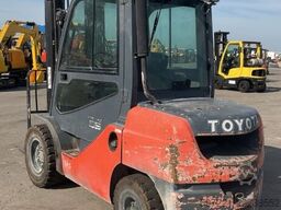 Toyota 02-8FDJF35 Dieselstapler