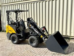 MECALAC MCL2 / Neuwertig / inkl. Schaufel