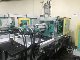 Arburg 420C 800-250 mit dem Angußpicker