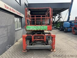 SKYJACK SJ 6832RT Schaarhoogwerker / Scissor / Arbeitsbuhne 2015 4X4 Kubota Diesel 12M