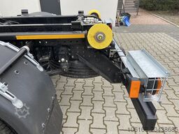 Fuso Canter 9C18 Abrollkipper - 62.990 Euro