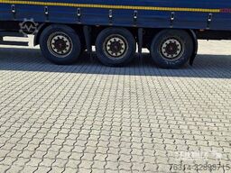 Kögel Curtainsider Mega