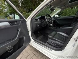 SKODA Superb 2.0 TDI SCR DSG Active Combi Panoramadach