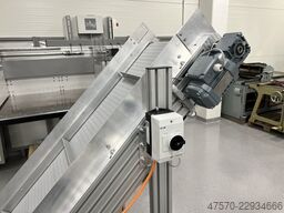 Conveyor belt for waste removal from guillotine, three-knife trimmer