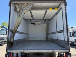 MERCEDES-BENZ ATEGO 818 L Kühlkoffer 5,2 m LBW 1 T*THERMO T+N
