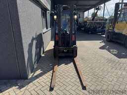 LINDE H18T-01 Triplo 490 Freelift / Sideshift LPG 2012