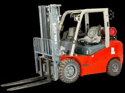 Heli CPYD25-G3- GAS  2,5t 3,3m Hub - KUBOTA - Garantie