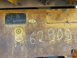 Komatsu HD605-7