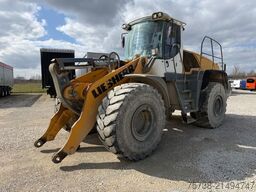 LIEBHERR L580 Radlader