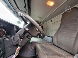 Scania P250 4x2 - Box with sidedoors - Zepro loadlift ...