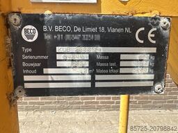  betonstortkubel staand rond onderlosser - Gebruikt