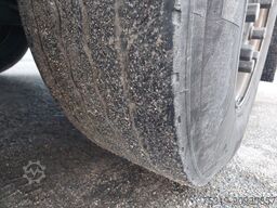 SCHMITZ CARGOBULL SKO24 ThermoKing SLXi 300