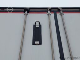 SCHMITZ CARGOBULL SKO 24 Thermo King SLXi 300