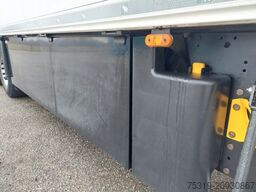 SCHMITZ CARGOBULL SKO 24 Thermo King SLXi 300