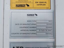 SCHMITZ CARGOBULL SKO 24 Thermo King SLXi 300