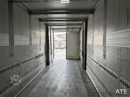 Schmitz Cargobull box semi-trailer with Carrier unit