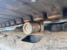 Kobelco SK75SR-3E crawler excavator with rototilt, 4 bucke