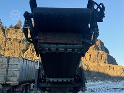 Metso LT1110S impact crusher with screen
