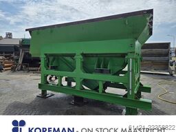 Kleemann hopper with vibrating chute
