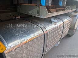 VOLVO FM12-380 / 8X4 / 28m Hiab Kran / WINCH