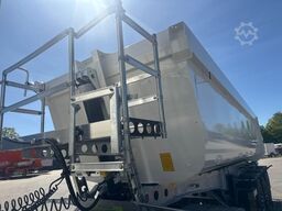 SCHMITZ CARGOBULL SKI 24 SL 7.2 Stahl-Halbrundmulde Light 26m³