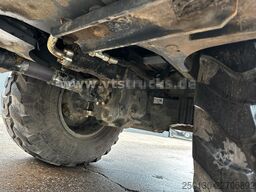 LIEBHERR L506C Schaufel/Palettengabel