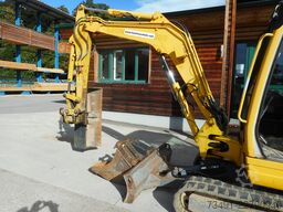 Takeuchi TB 235 mit Powertilt