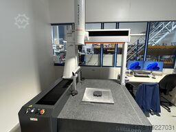 Mitutoyo CNC KMG CRYSTA-Apex V9108