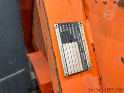 NISSAN Atleon 80.19 4x2 Hooklift