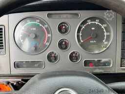 NISSAN Atleon 80.19 4x2 Hooklift