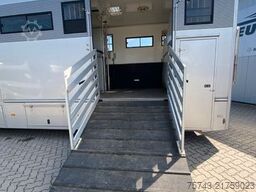 MAN 8220 TGL    3-4 Pferde Wohnung Luftfederung