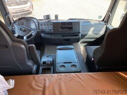 MAN 8220 TGL    3-4 Pferde Wohnung Luftfederung