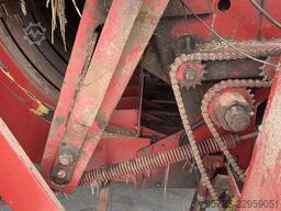 New Holland D2000