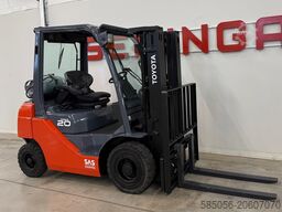 Toyota 11027 - 06-8FG20F