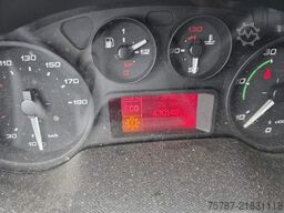 IVECO 72-210 KJoffer mit Ladebordwand,AHK, Blatt/ Luft
