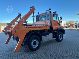 Mercedes-Benz Unimog U 430 mit Jotha Absetzer CombiCon 5018 U